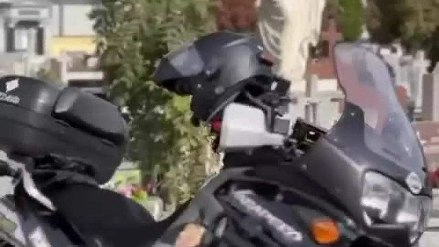 film-z-pogrzebu-motocyklisty.mp4